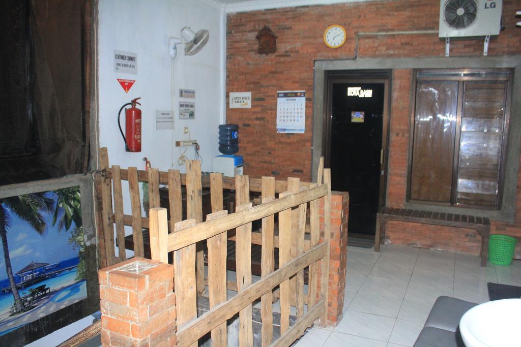 Homestay Kota Baru Джепара Екстериор снимка